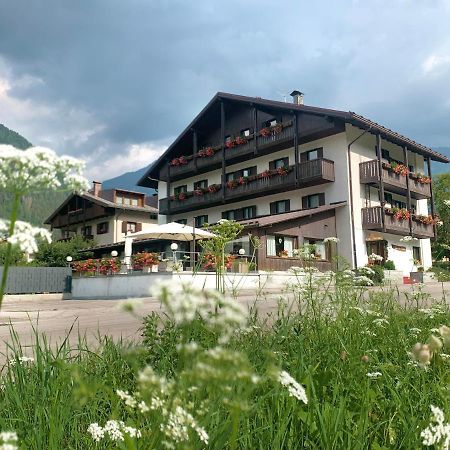 Hotel Ferrari بينْسولُ المظهر الخارجي الصورة