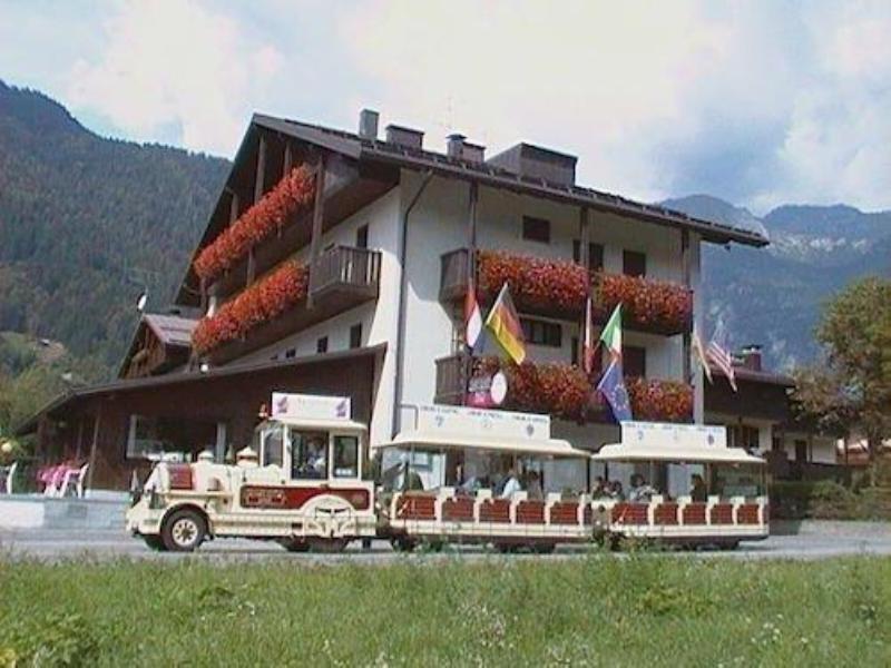 Hotel Ferrari بينْسولُ المظهر الخارجي الصورة