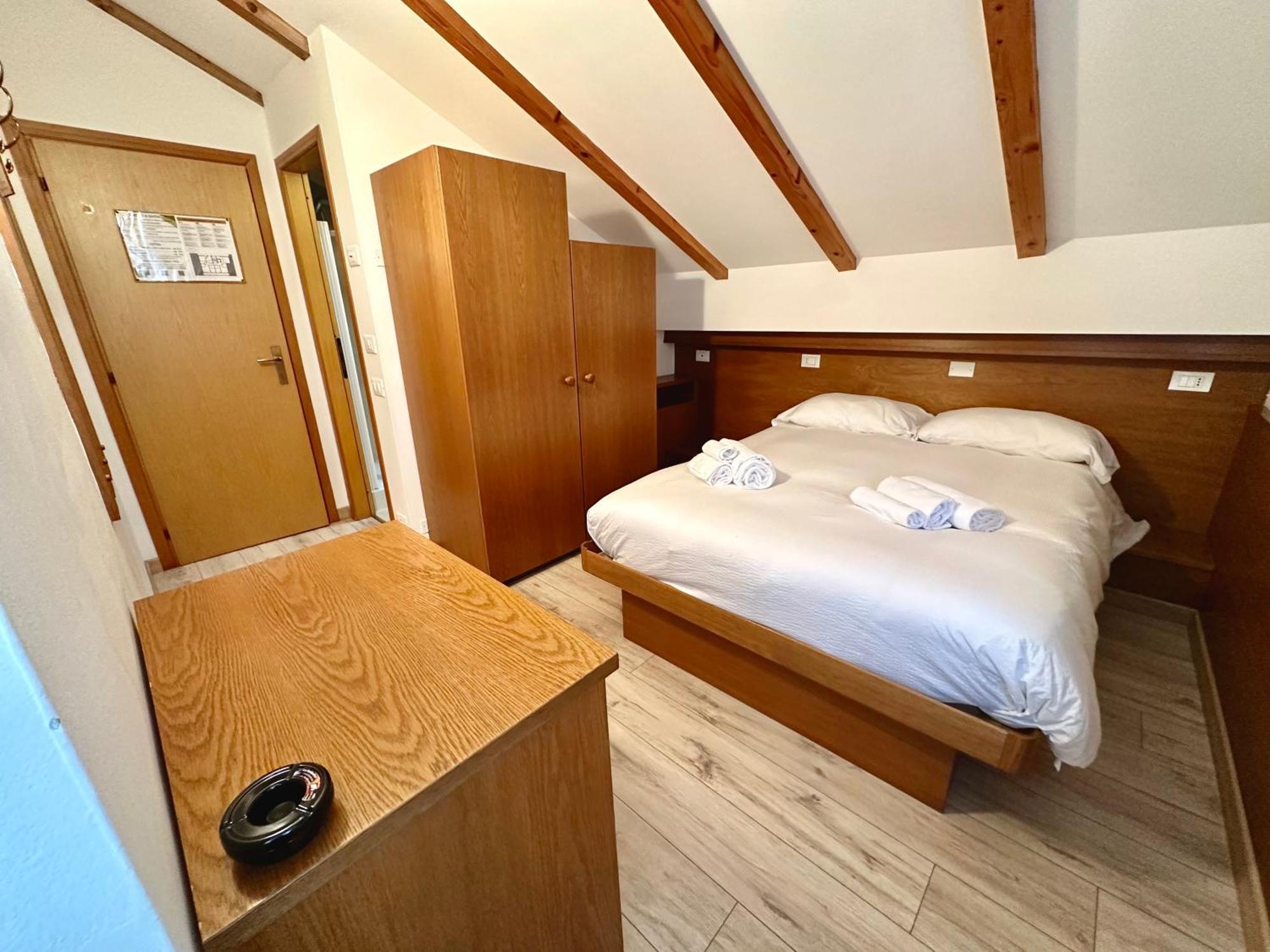 Hotel Ferrari بينْسولُ المظهر الخارجي الصورة
